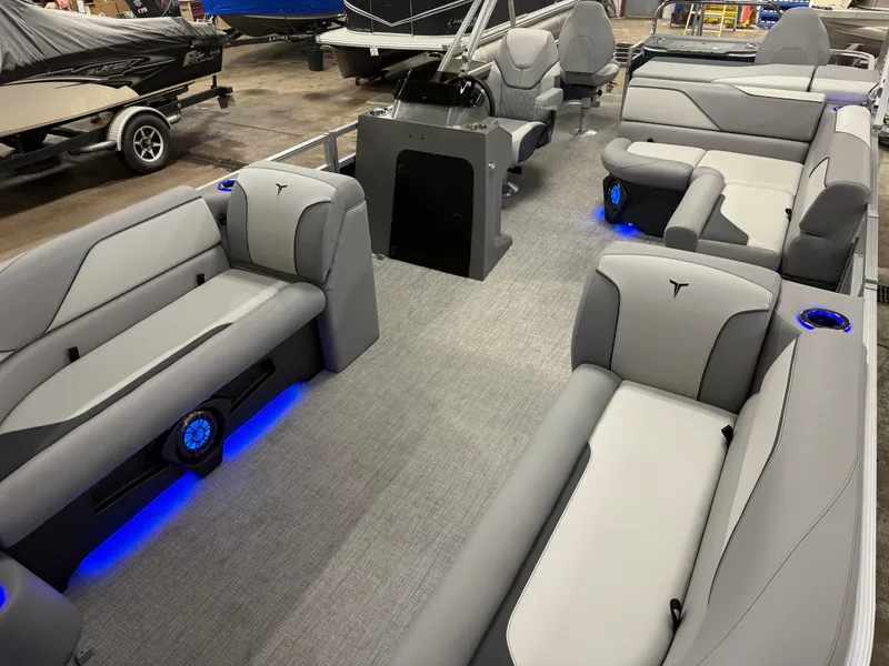 Slide: The Image of Tahoe Sport 2385 Rear Fish Tritoon & Honda 4-Stroke EFI 2026 - 34