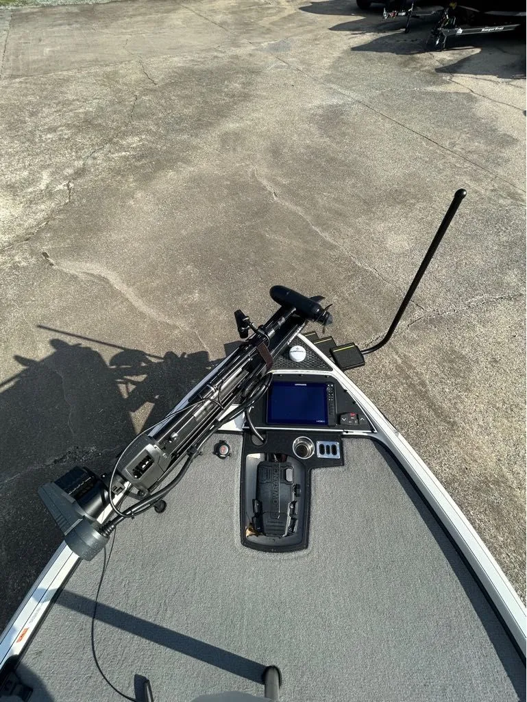 Slide: The Image of Ranger Z521R 2024 - 9