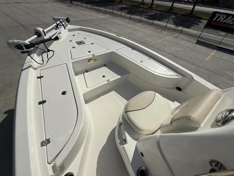 Slide: The Image of NauticStar 215 XTS 2018 - 12