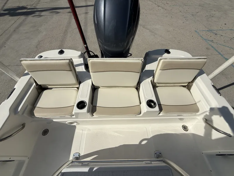 Slide: The Image of NauticStar 215 XTS 2018 - 15