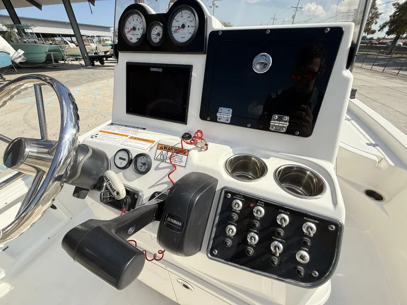 Slide: The Image of NauticStar 215 XTS 2018 - 7