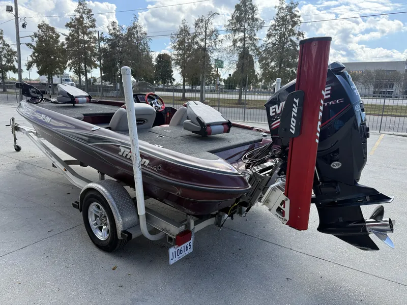 Slide: The Image of Triton Tr-186 2000 - 8