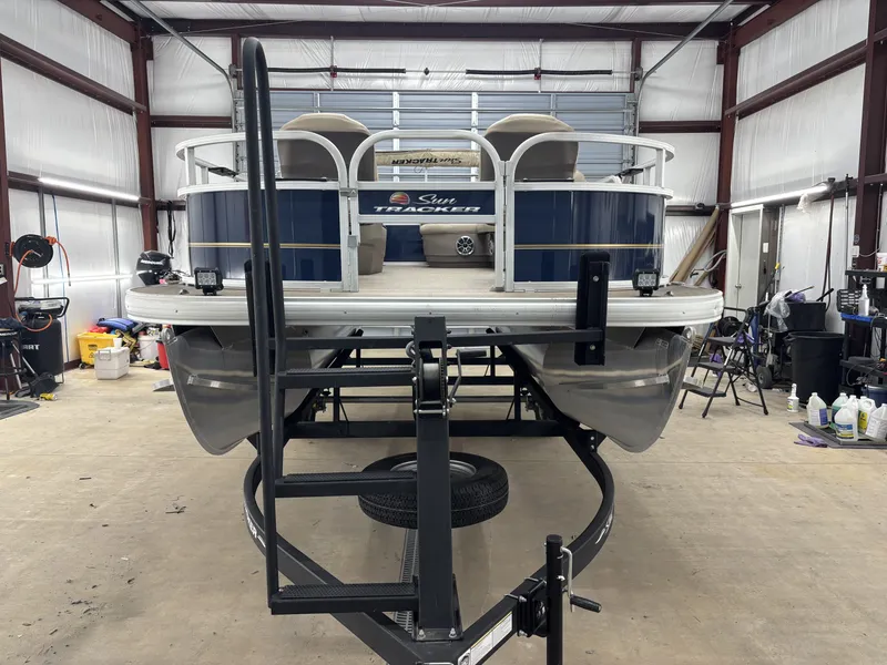 Slide: The Image of Sun Tracker Bass Buggy 16 XL Select 2024 - 11