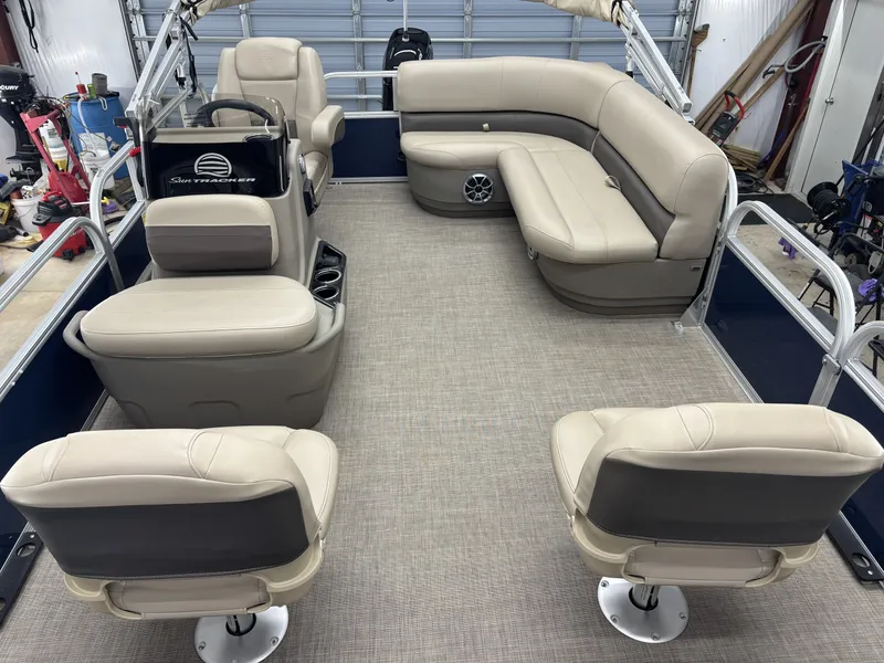 Slide: The Image of Sun Tracker Bass Buggy 16 XL Select 2024 - 12