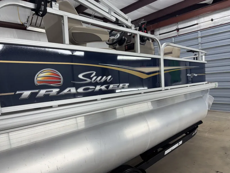 Slide: The Image of Sun Tracker Bass Buggy 16 XL Select 2024 - 4