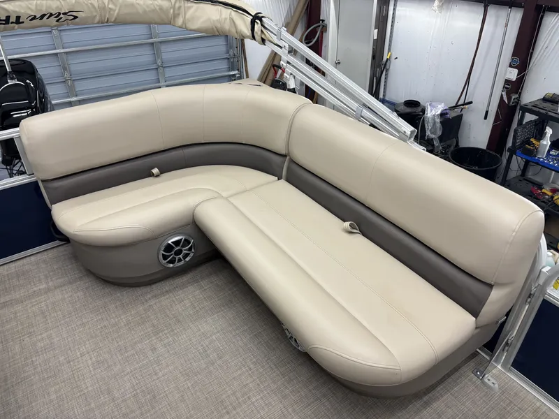 Slide: The Image of Sun Tracker Bass Buggy 16 XL Select 2024 - 6