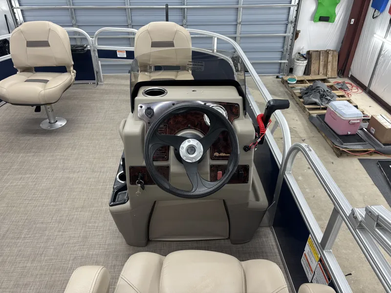 Slide: The Image of Sun Tracker Bass Buggy 16 XL Select 2024 - 7