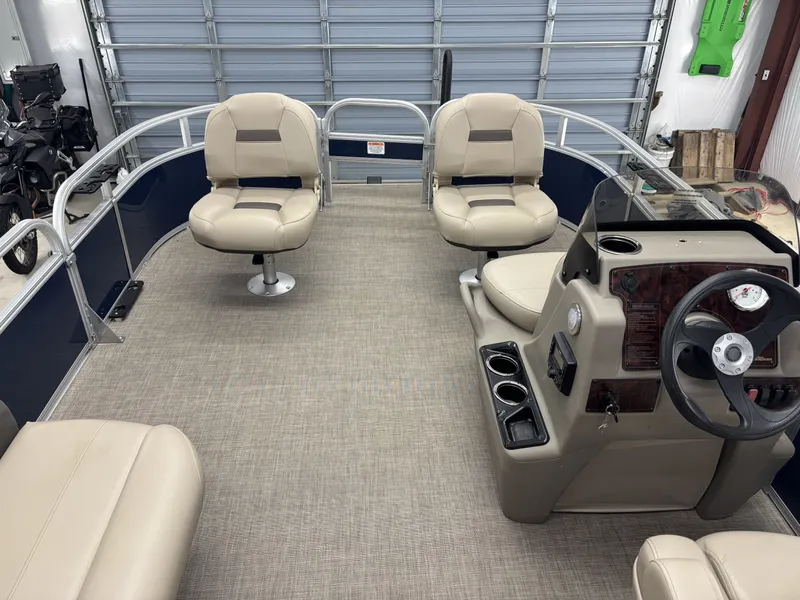 Slide: The Image of Sun Tracker Bass Buggy 16 XL Select 2024 - 8