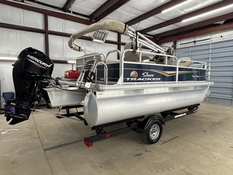 Slide: The Image of Sun Tracker Bass Buggy 16 XL Select 2024 - 9