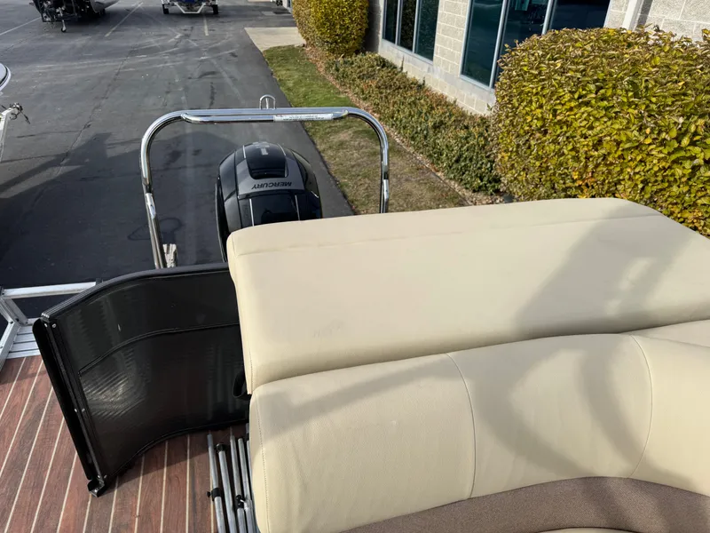 Slide: The Image of Crest I 2016 - 12