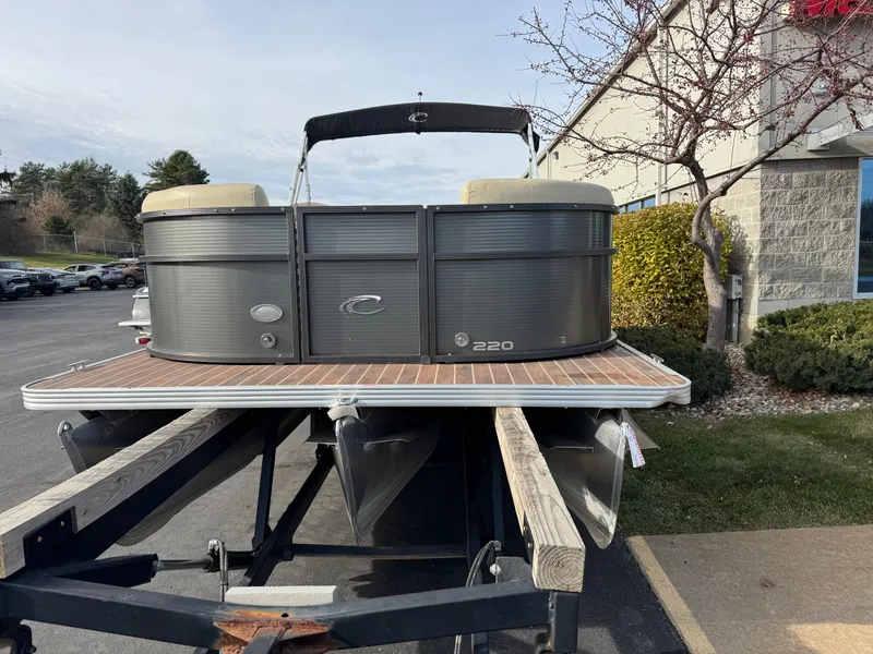 Slide: The Image of Crest I 2016 - 3