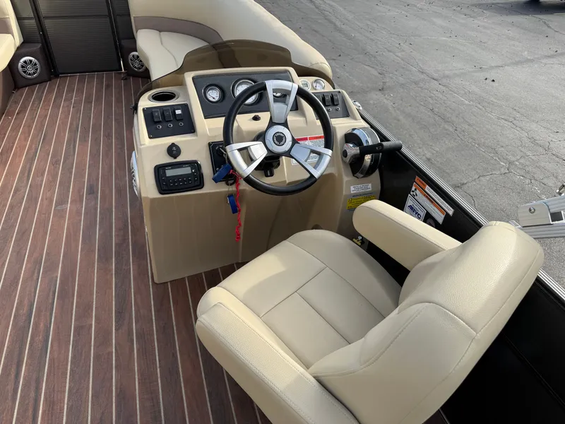 Slide: The Image of Crest I 2016 - 6