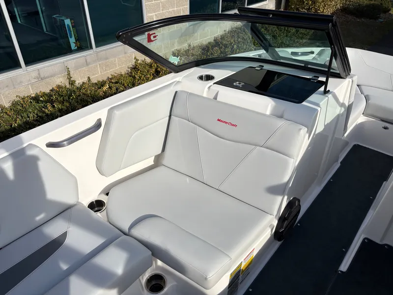 Slide: The Image of MasterCraft NXT20 2021 - 13