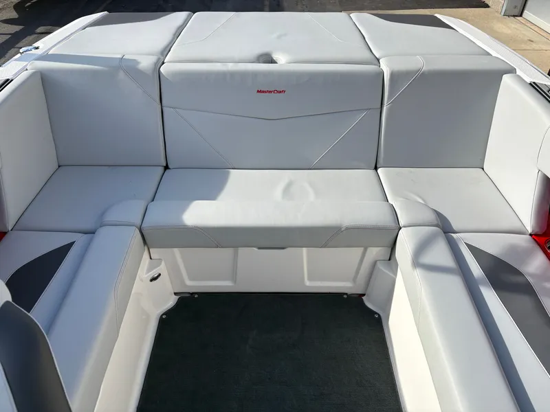 Slide: The Image of MasterCraft NXT20 2021 - 15