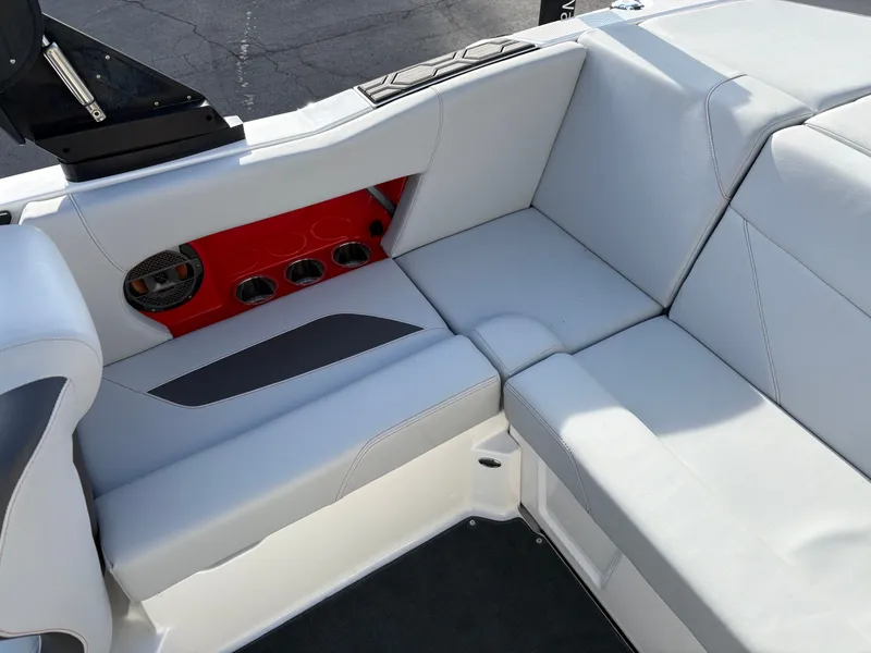Slide: The Image of MasterCraft NXT20 2021 - 16