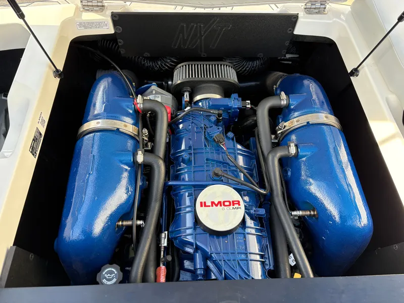 Slide: The Image of MasterCraft NXT20 2021 - 19