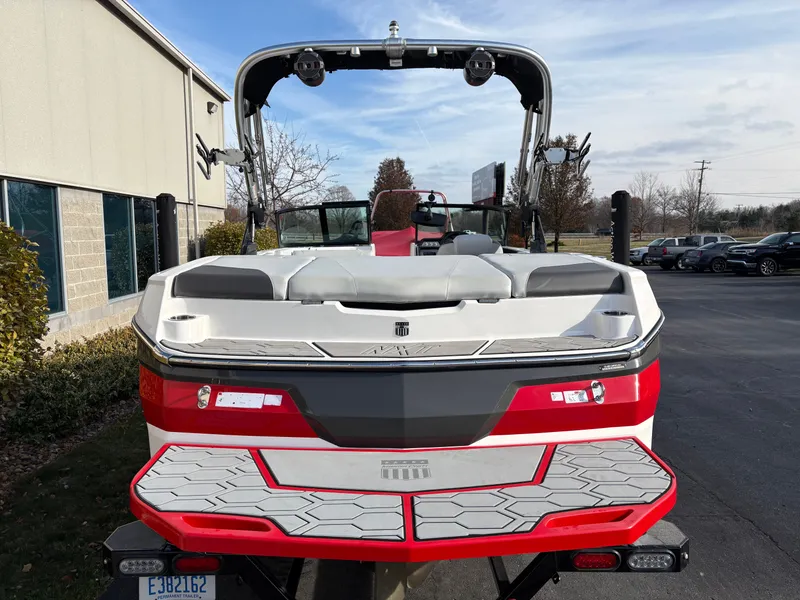 Slide: The Image of MasterCraft NXT20 2021 - 7
