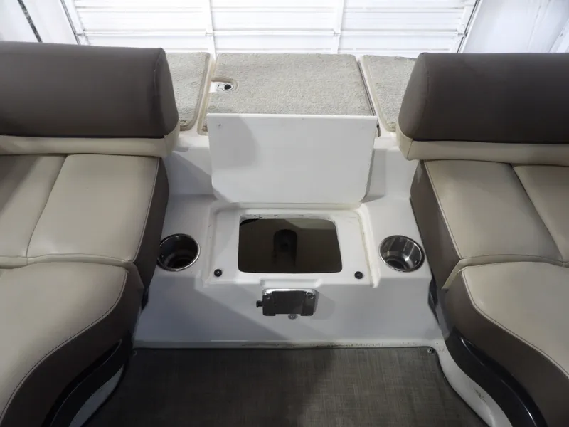 Slide: The Image of Bayliner XR-7 2017 - 19