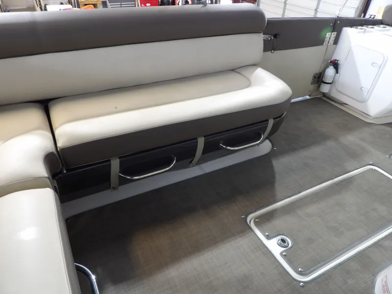 Slide: The Image of Bayliner XR-7 2017 - 39