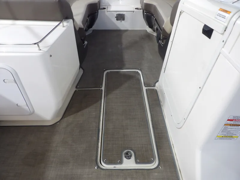 Slide: The Image of Bayliner XR-7 2017 - 31