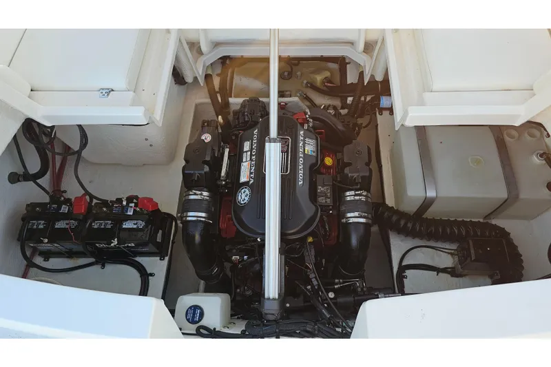 Slide: The Image of Engine compartment of a 2008 Regal 2700 ES Bowrider with Volvo Penta engine. - 50