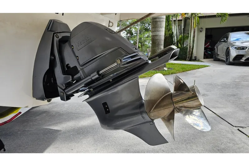 Slide: The Image of 2008 Regal 2700 ES Bowrider boat propeller and drive system close-up. - 73