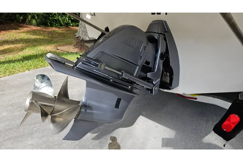 Slide: The Image of 2008 Regal 2700 ES Bowrider boat with Volvo Penta outdrive and stainless steel propeller. - 74