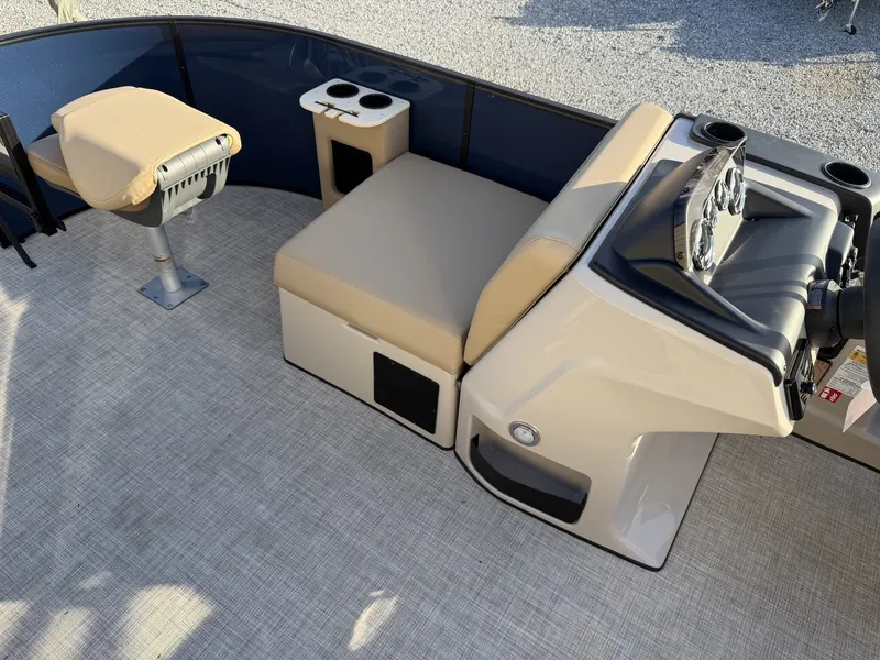 Slide: The Image of Lowe LF 172 2026 - 3