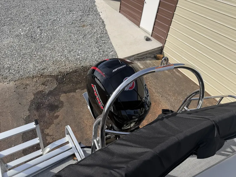 Slide: The Image of Lowe SS230 DV 2026 - 11