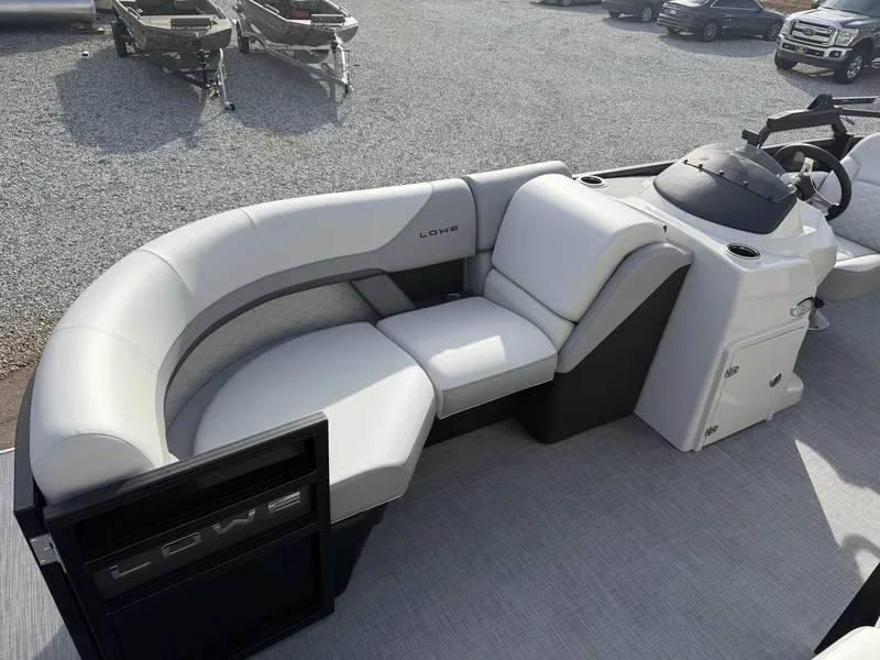 Slide: The Image of Lowe SS230 DV 2026 - 5