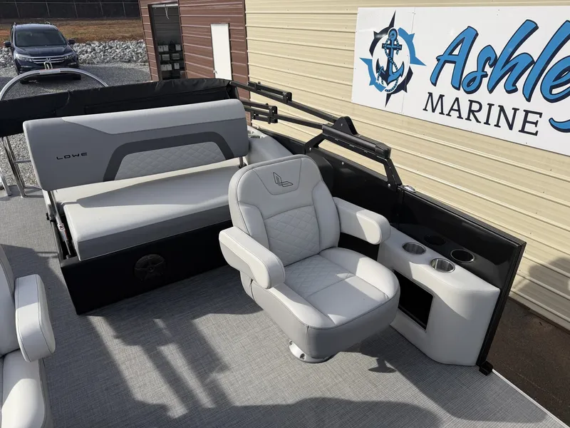 Slide: The Image of Lowe SS230 DV 2026 - 7