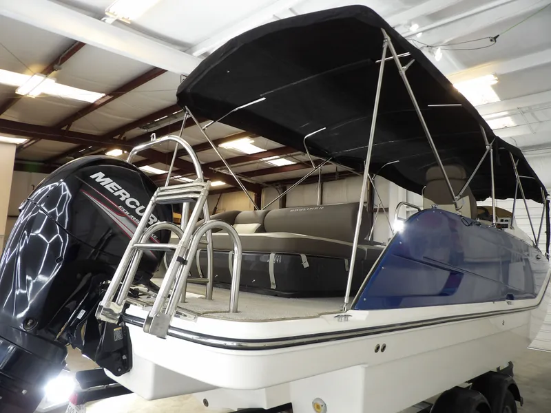 Slide: The Image of Bayliner XR-7 2017 - 15