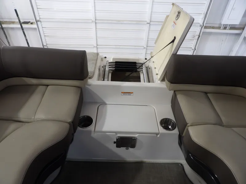 Slide: The Image of Bayliner XR-7 2017 - 18