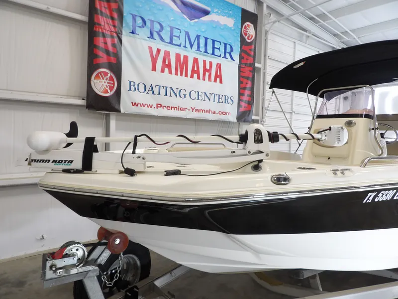 Slide: The Image of NauticStar 211 Angler 2018 - 6