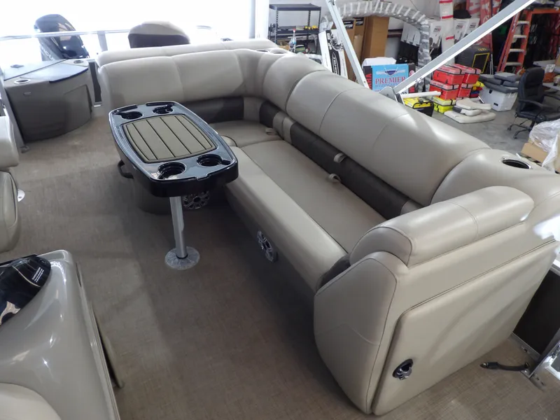 Slide: The Image of Sun Tracker FB20DLX 2023 - 14