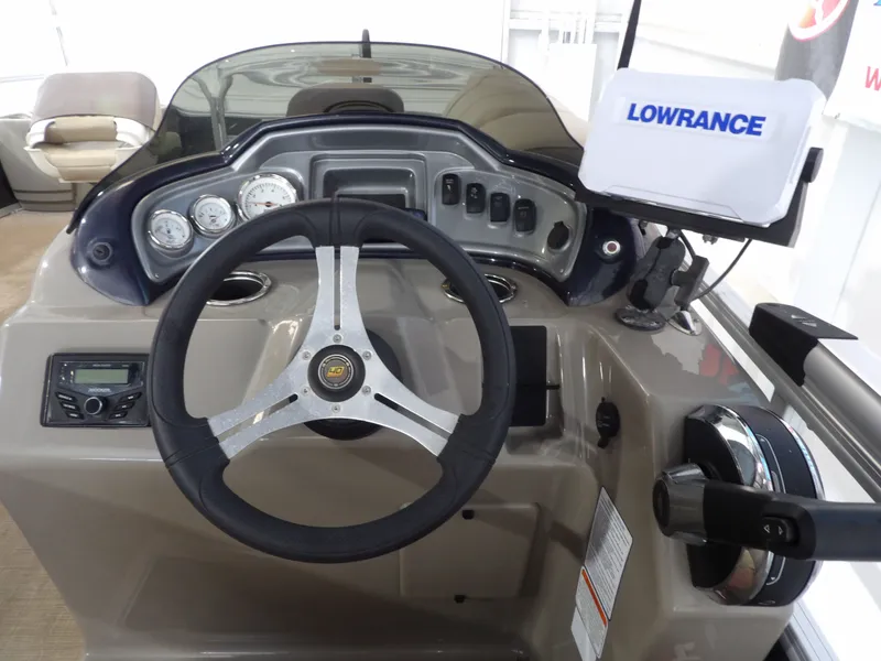 Slide: The Image of Sun Tracker FB20DLX 2023 - 17