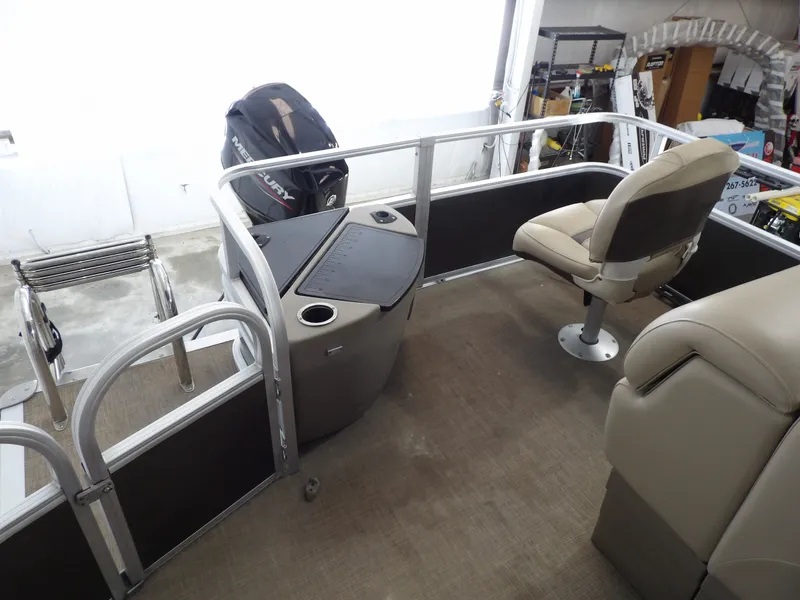 Slide: The Image of Sun Tracker FB20DLX 2023 - 18