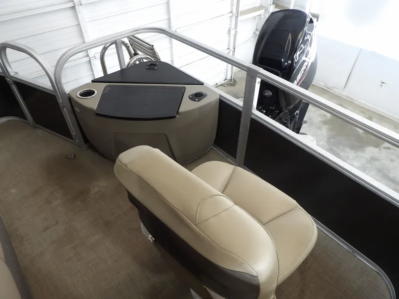 Slide: The Image of Sun Tracker FB20DLX 2023 - 19