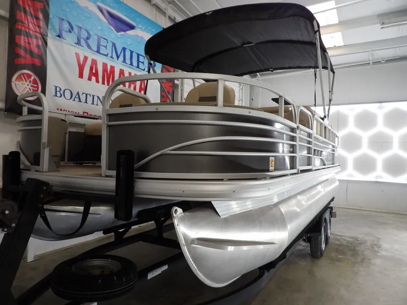 Slide: The Image of Sun Tracker FB20DLX 2023 - 3