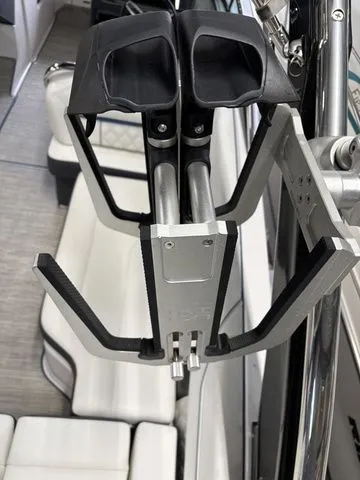 Slide: The Image of Regal LS4 Surf 2019 - 12