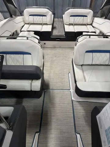 Slide: The Image of Regal LS4 Surf 2019 - 16