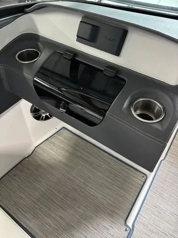 Slide: The Image of Regal LS4 Surf 2019 - 8