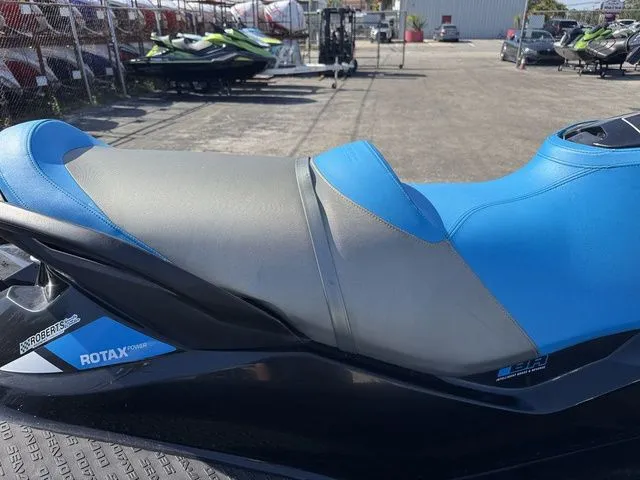 Slide: The Image of Sea-Doo RXT 2017 - 8