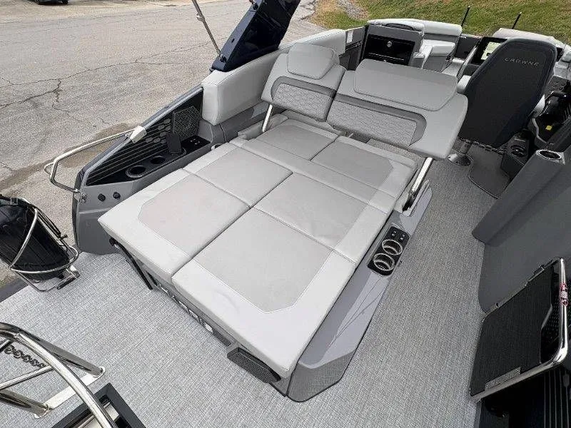 Slide: The Image of Harris Crowne 250 SL 2024 - 20