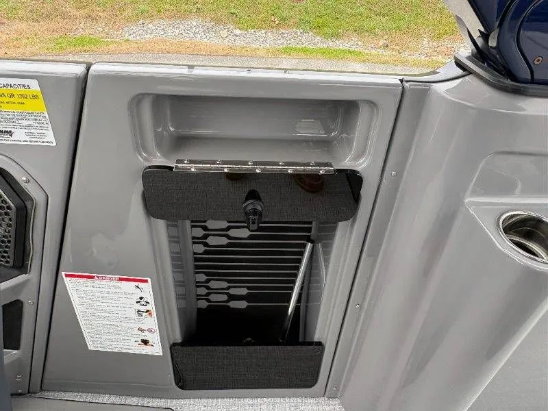 Slide: The Image of Harris Crowne 250 SL 2024 - 23