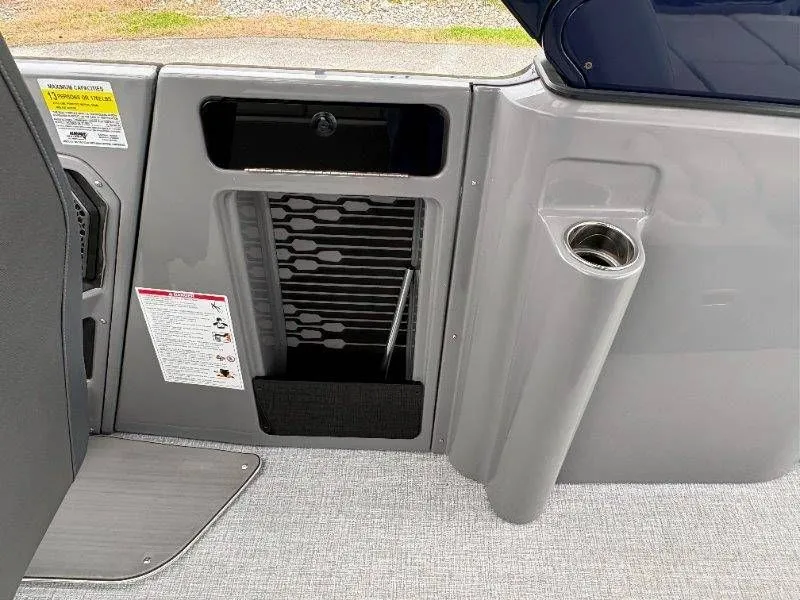 Slide: The Image of Harris Crowne 250 SL 2024 - 25