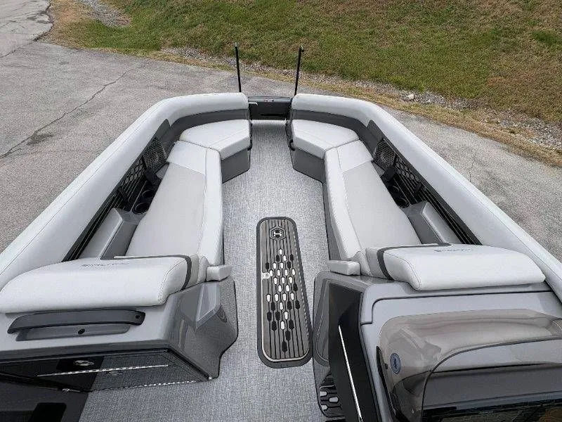 Slide: The Image of Harris Crowne 250 SL 2024 - 28