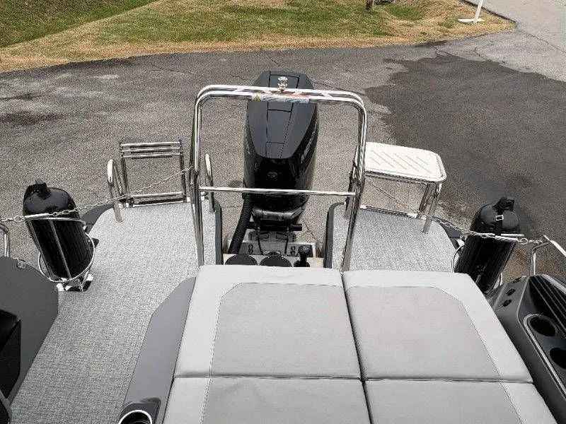 Slide: The Image of Harris Crowne 250 SL 2024 - 33