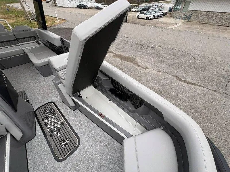 Slide: The Image of Harris Crowne 250 SL 2024 - 35