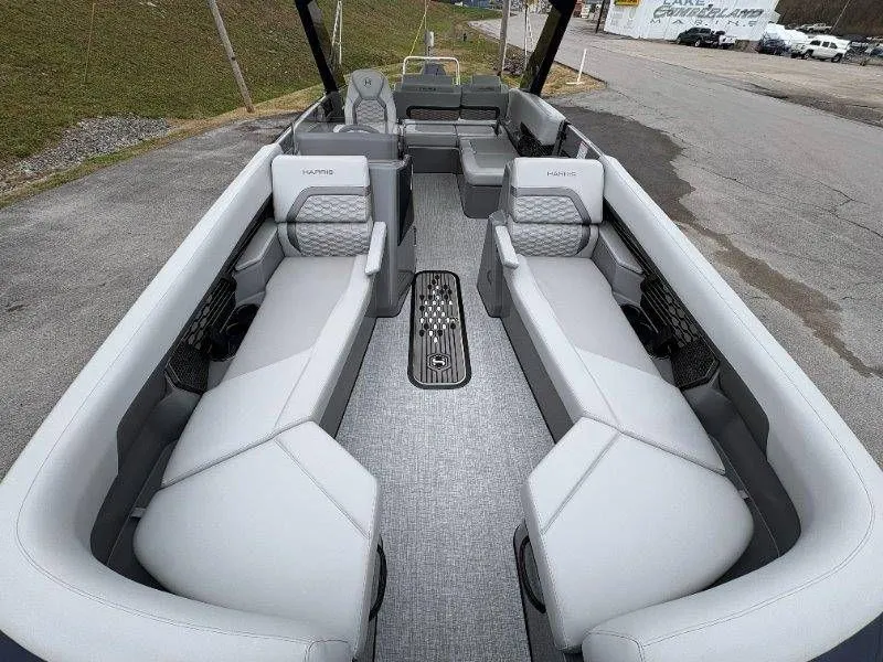 Slide: The Image of Harris Crowne 250 SL 2024 - 36